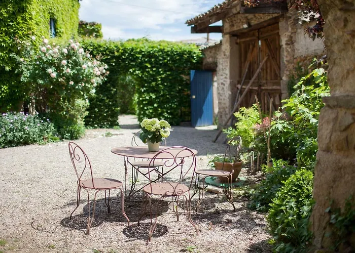 Le Clos Du Perret Bed and breakfast 3*