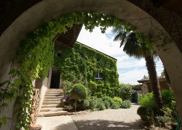 Le Clos Du Perret 3* Chaussan