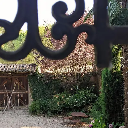 Le Clos Du Perret Chaussan