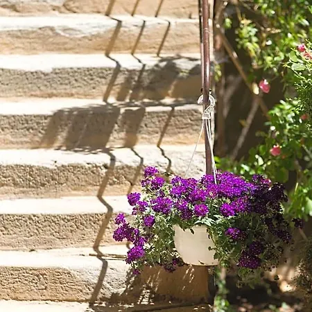 Bed & Breakfast Le Clos Du Perret 3*