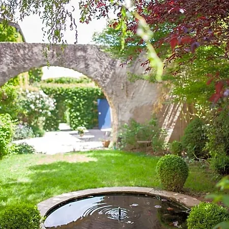 Le Clos Du Perret 3*