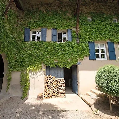 Le Clos Du Perret Bed & Breakfast