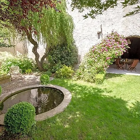 Le Clos Du Perret 3*