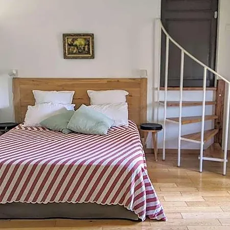 Bed & Breakfast Le Clos Du Perret 3*