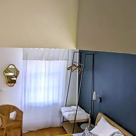 Le Clos Du Perret Bed & Breakfast 3*